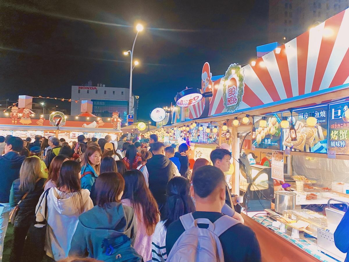 捷運環狀線板橋站南廣場攤位市集